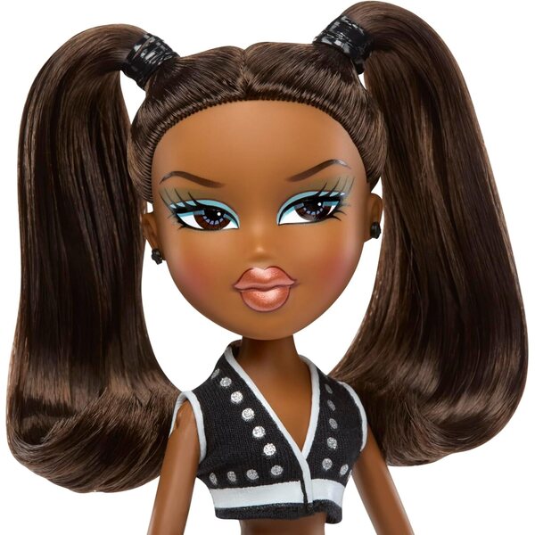 Bratz Play Sportz Sasha, poupée pom-pom girl avec accessoires de sport et tenue tendance
