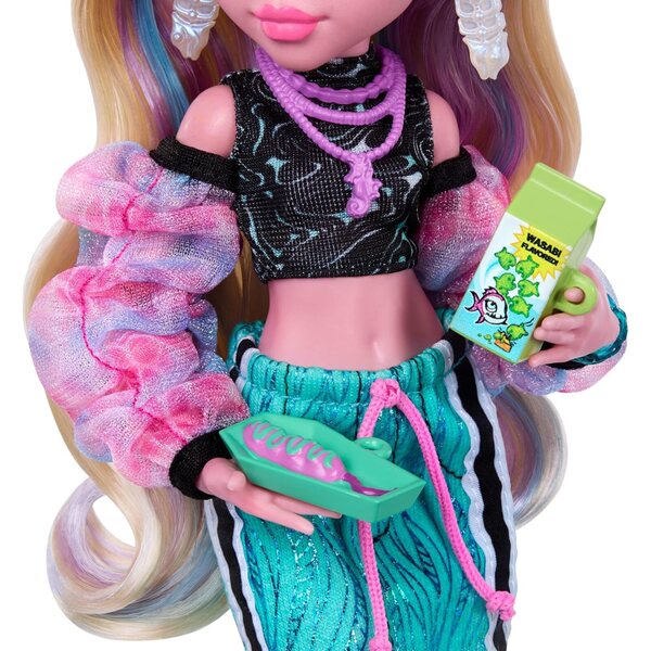 Monster High Lagoona Blue Puppe mit Sportoutfit und 7 exklusiven Accessoires