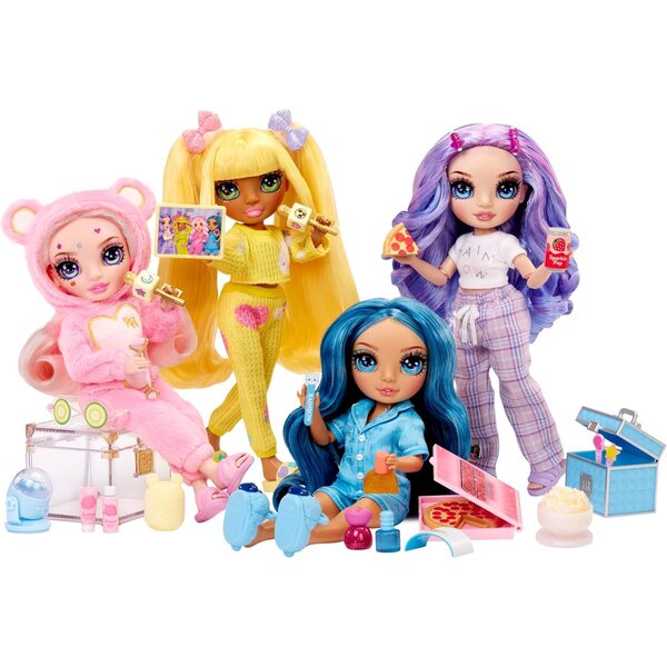 Rainbow High Jr. Skyler 9-Zoll-Puppe mit Pyjama, Nagelzubehör und blauen Schuhen
