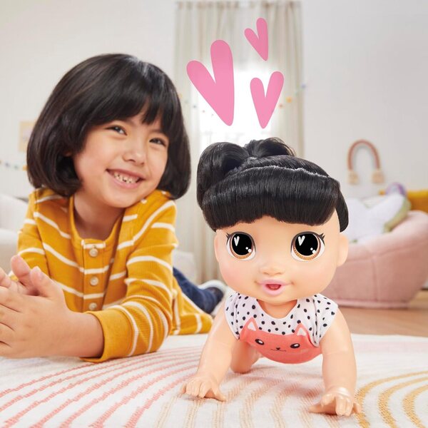 Baby Alive Katie Kat poupée qui rampe et joue 40 sons amusants 27 cm