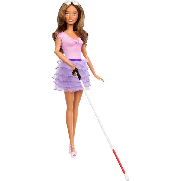 Barbie Fashionistas #228: Pupa għomja bil-qasab u nuċċalijiet tax-xemx