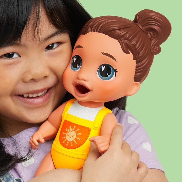 Baby Alive Dinnertime Creations, Brown Hair Doll with Play Food Accessories, 11 inches, Toys for 3+ Year Old Girls and Boys