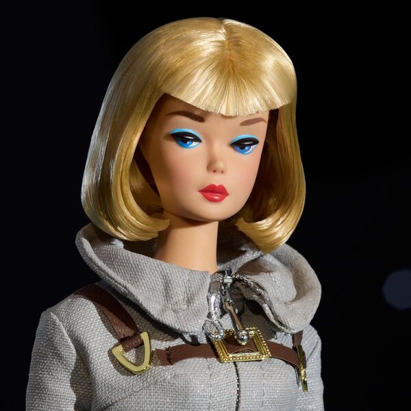 Barbie Miss Astronaut 60° Anniversario con Tuta Argento e Accessori Spaziali 1965