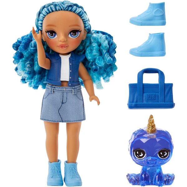 Rainbow High Littles Sapphire Bradshaw – Kleine blaue bewegliche Puppe, 14 cm, mit Handtasche und magischem Yeti