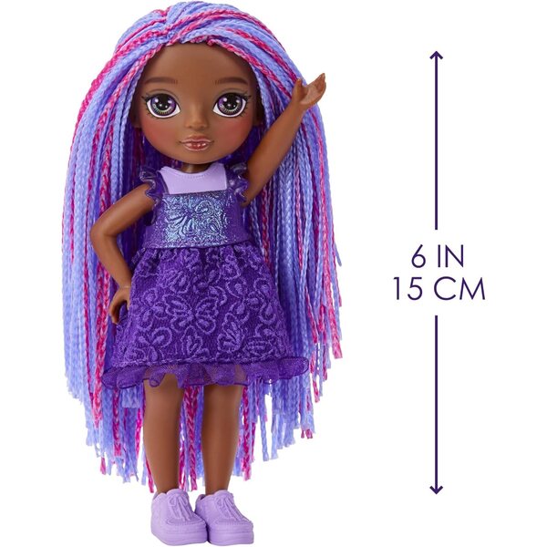 Rainbow High Littles Indigo Bailey, 14 cm große bewegliche Puppe mit Rucksack und magischem Fuchs