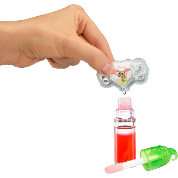 Yummiland Holiday Doll Halle Zuckerstange mit DIY-Lipgloss-Set und Schlüsselanhänger