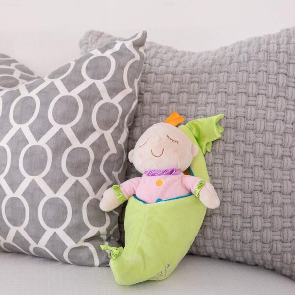 Manhattan Toy Snuggle Pod Sweet Pea First Neutral Puppe mit Schlafsack