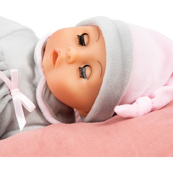Interaktive First Words-Puppe mit Geräuschen, schließenden Augen und Zubehör im Lieferumfang enthalten