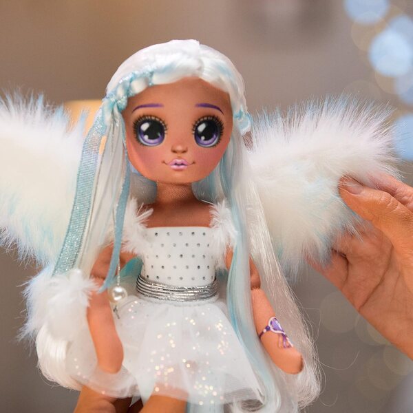 Poupée magique à collectionner Luna Dream Seekers avec robe pailletée et ailes douces