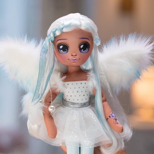 Poupée magique à collectionner Luna Dream Seekers avec robe pailletée et ailes douces