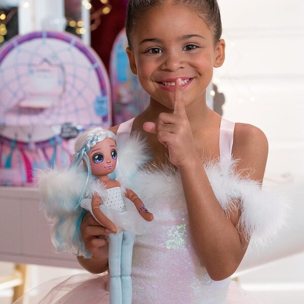 Poupée magique à collectionner Luna Dream Seekers avec robe pailletée et ailes douces