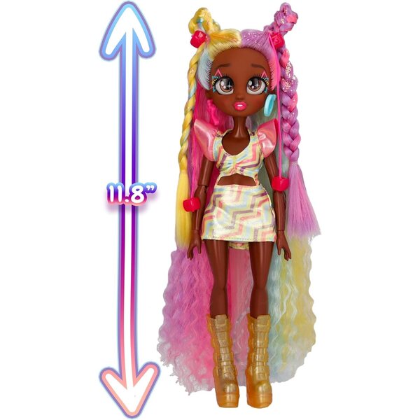 IMC Toys VIP Girls Evelyn, Modepuppe mit langen Haaren zum Stylen und 5 Accessoires