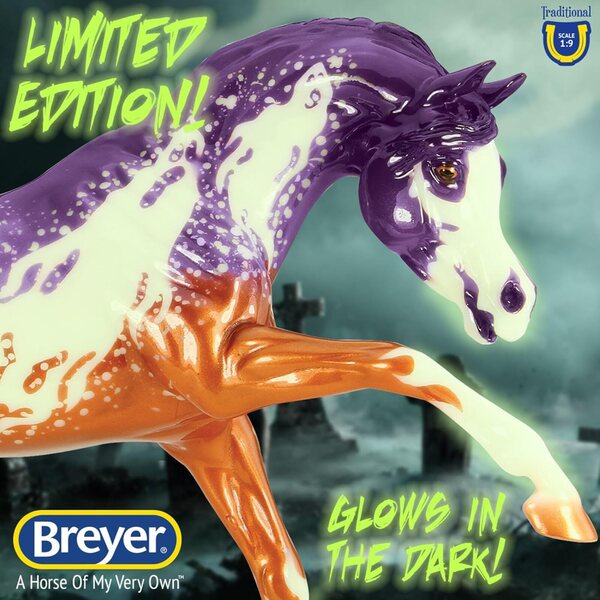 Breyer Spectre 2023 Halloween Horse Limited Edition im realistischen Maßstab 1:9