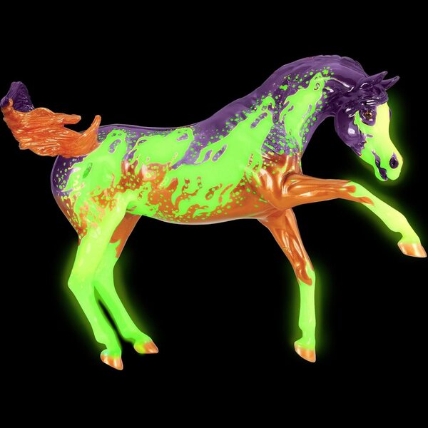 Breyer Spectre 2023 Halloween Horse Limited Edition im realistischen Maßstab 1:9