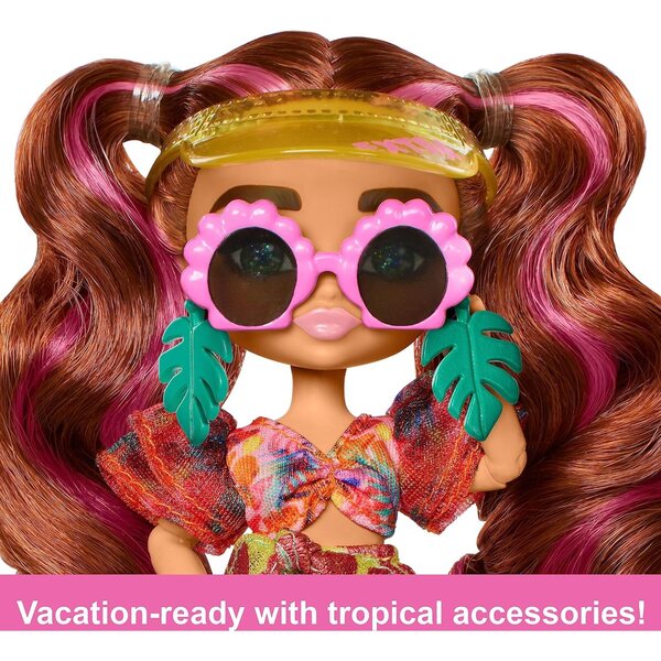 Barbie Extra Fly Minis Travel: 5,5-Zoll-Puppe im Strand-Look mit exklusiven Accessoires