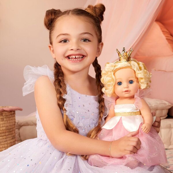 Baby Born Princess Annabell: panenka princezna s blond vlasy a očima, které jsou blízko