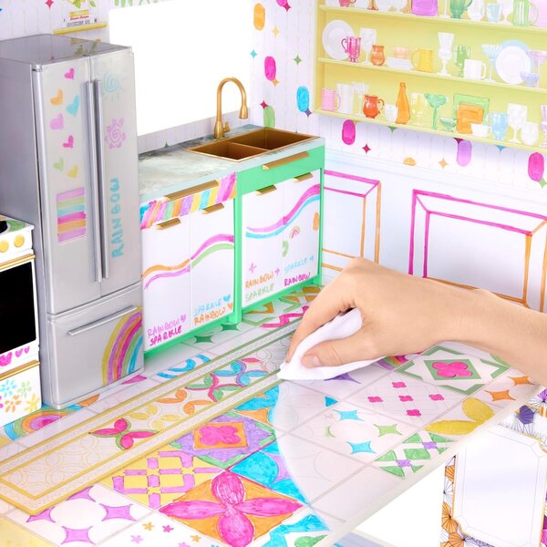Rainbow High Color & Play Toy House com móveis e marcadores laváveis 4+