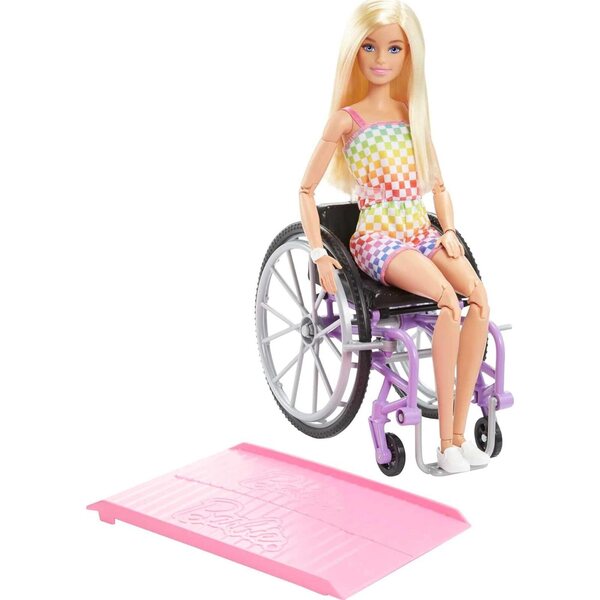 Barbie Fashionistas avec fauteuil roulant et rampes, jouet inclus pour enfants