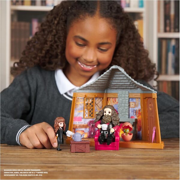 Wizarding World Magisches Spielset Hagrids Haus mit Harry-Potter-Figuren und Zubehör