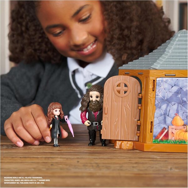Wizarding World Magisches Spielset Hagrids Haus mit Harry-Potter-Figuren und Zubehör