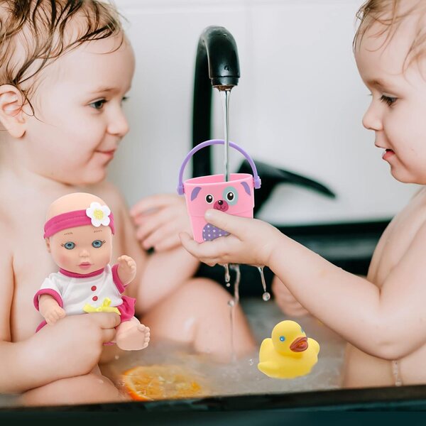 Magic Nursery Love Buckets: 8-Zoll-Babypuppe mit Badezubehör, sicher in der Wanne