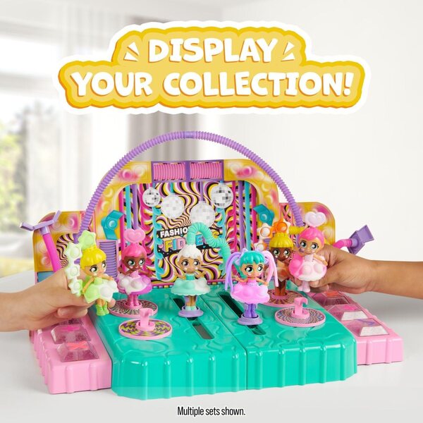 Fashion Fidgets Fashion Show-Spielset: 2-in-1-Laufsteg und Handelsbrett mit exklusiver Puppe