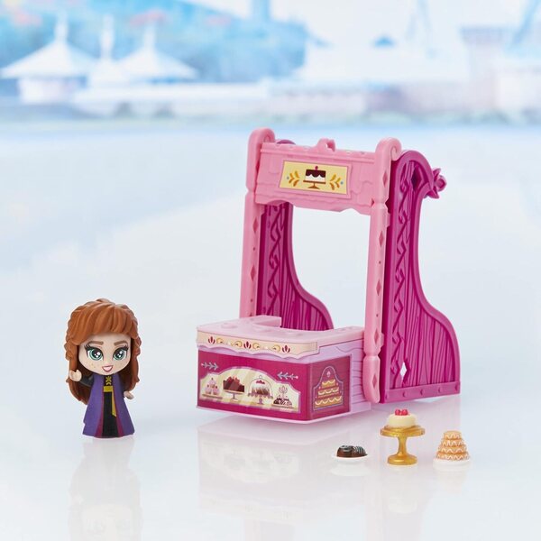 Disney Frozen 2 Twirlabouts Anna Sled to Shop 2-in-1 speelset met pop en accessoires