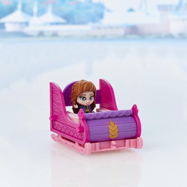Disney Frozen 2 Twirlabouts Anna Sled to Shop 2-in-1 speelset met pop en accessoires