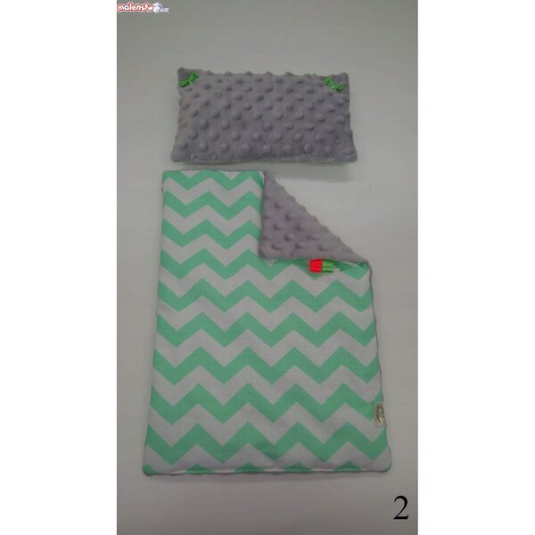 Witte houten poppenwieg met Minky en katoenen beddengoedset