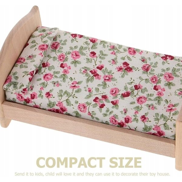 Letto in legno per bambole con biancheria colorata per case delle bambole