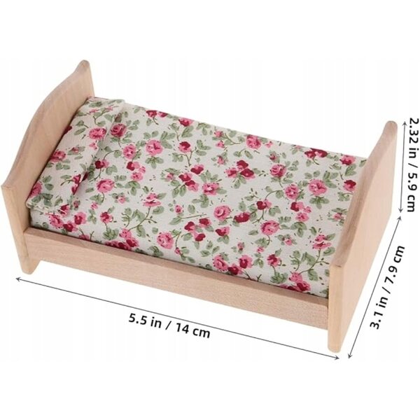 Letto in legno per bambole con biancheria colorata per case delle bambole