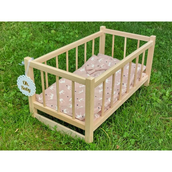 Komplettes Set aus Puppenbettwäsche aus rosa Stoff mit Box