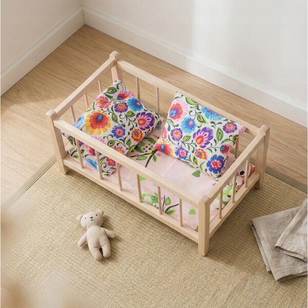 Letto in legno per bambole Peewit con materasso e biancheria a motivo floreale