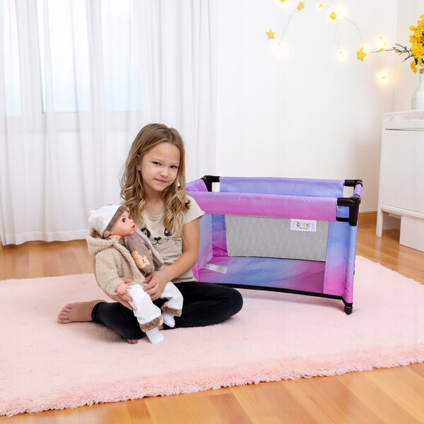 Grande lettino per bambole Doris con borsa e biancheria da letto 52 cm