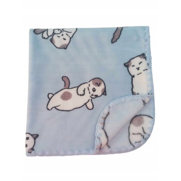 Eine flauschige doppelseitige Katzenpuppendecke – eine weiche und kuschelige Decke für ein Baby