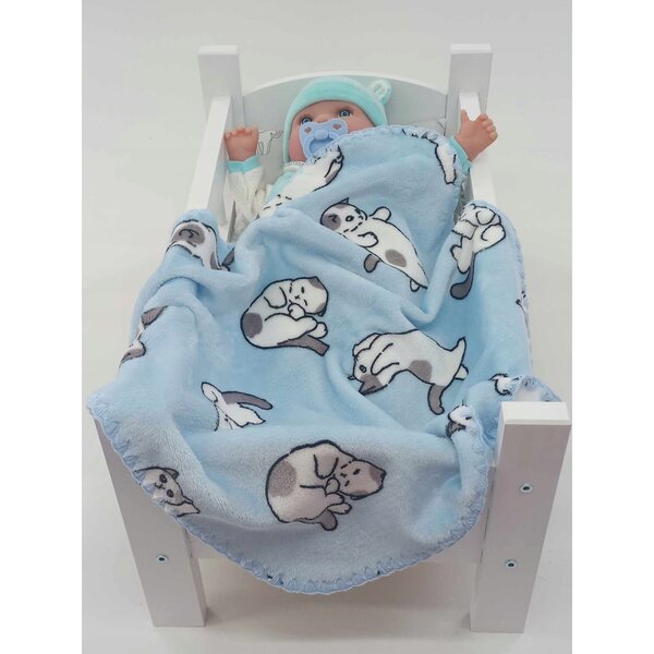 Eine flauschige doppelseitige Katzenpuppendecke – eine weiche und kuschelige Decke für ein Baby