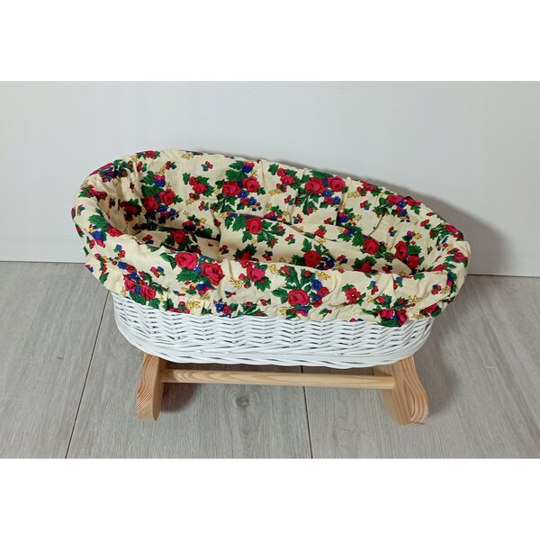 Puppenbett aus Korbgeflecht in Ecru mit Bettwäsche – polnisches Produkt