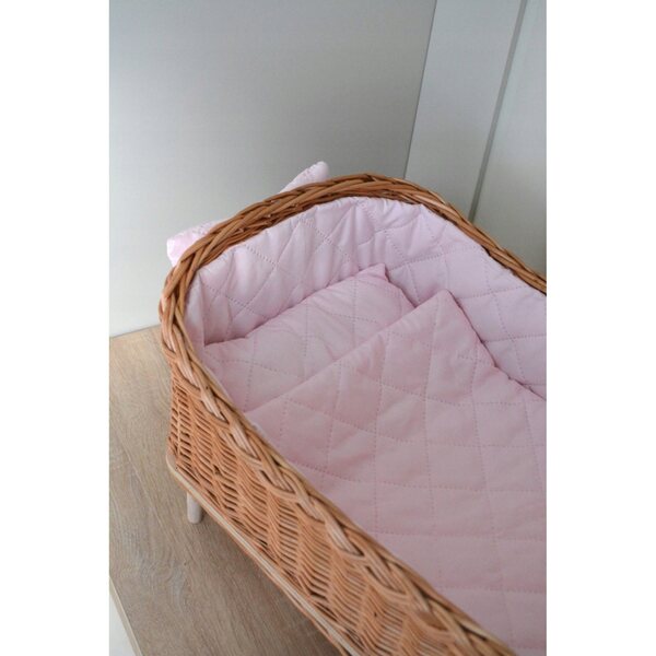 Letto in Vimini per Bambole con Materasso e Biancheria Naturale, Larghezza 35 cm