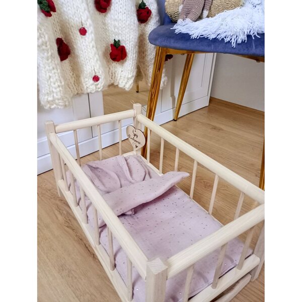 Puppenbett aus Holz mit 3-teiligem Bettwäscheset in hellem Flieder