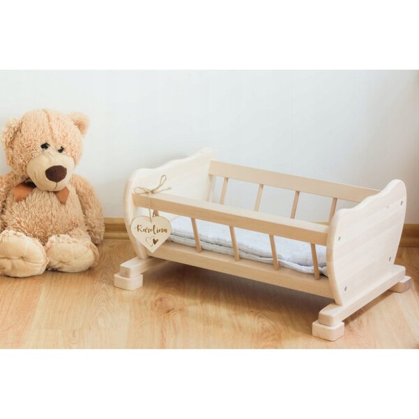 Lettino in legno naturale per bambole con set di biancheria da letto