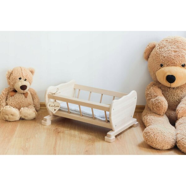 Lettino in legno naturale per bambole con set di biancheria da letto