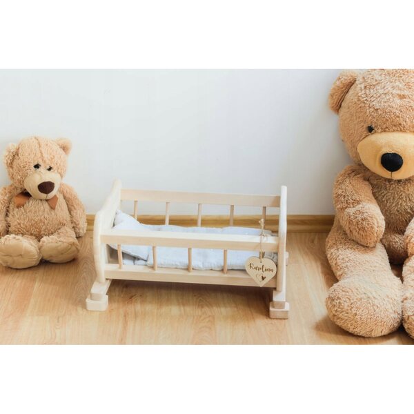 Lettino in legno naturale per bambole con set di biancheria da letto