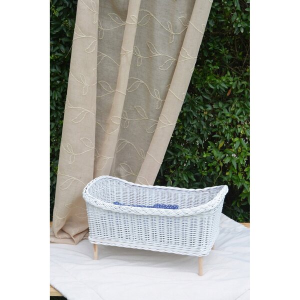 Letto in vimini bianco per bambole con tessuto a motivo floreale blu navy