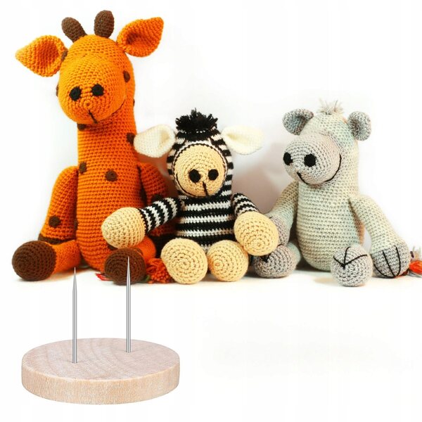 Holzständer zur Präsentation von 6 Puppen – stabil und fertig