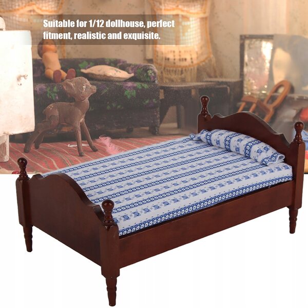 1:12 Modell Redwood Holzbett mit blau-weiß gestreifter Matratze