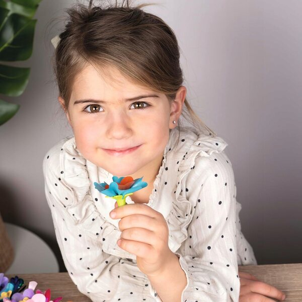 Ein Set zum Gestalten und Dekorieren von Blumen für Kinder ab 5 Jahren, kreativer Spaß