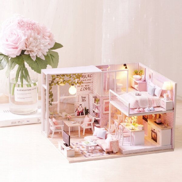Zalesiony Puppenhaus-Miniatur 1:24 mit LED und hochwertigen Möbeln