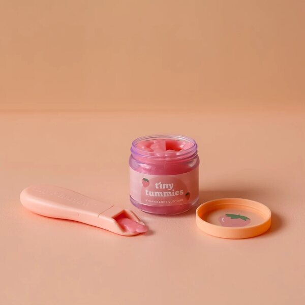 Tiny Harlow Set aus realistischem Erdbeerglas und Löffel für Puppen