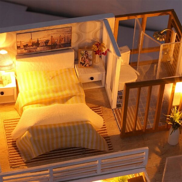Dollhouse Habarri in Legno con Luci LED, Casetta Moderna a Due Piani 13 cm
