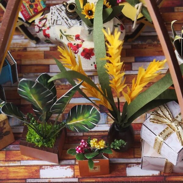 Miniatura Casa Sole tra i Fiori con Cupola in Vetro e Luci LED